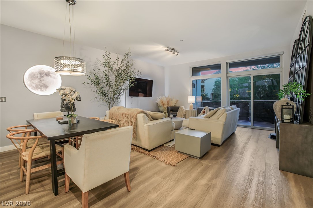 Photo 21 of 51, 8925 W Flamingo Road #201