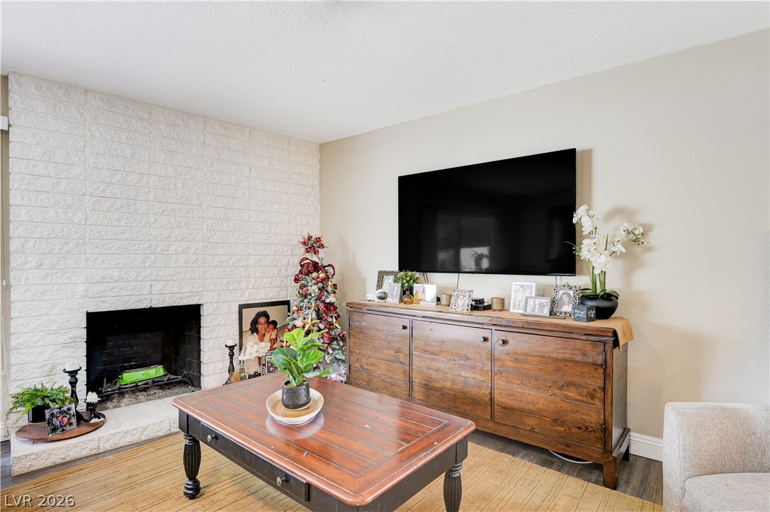 Photo 15 of 42, 2704 W Oakey Boulevard