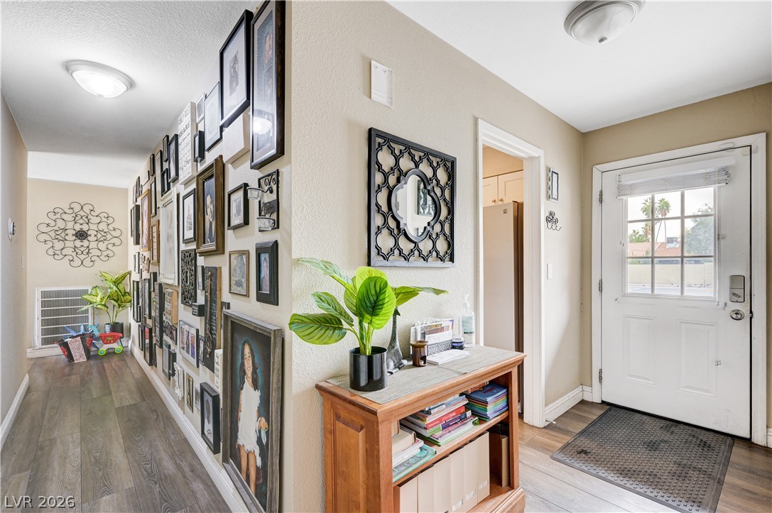 Photo 20 of 42, 2704 W Oakey Boulevard