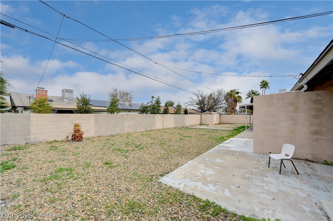 Photo 33 of 42, 2704 W Oakey Boulevard