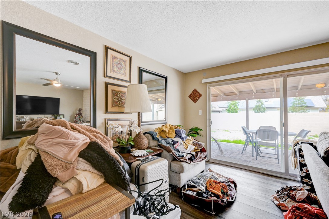 Photo 18 of 42, 2704 W Oakey Boulevard