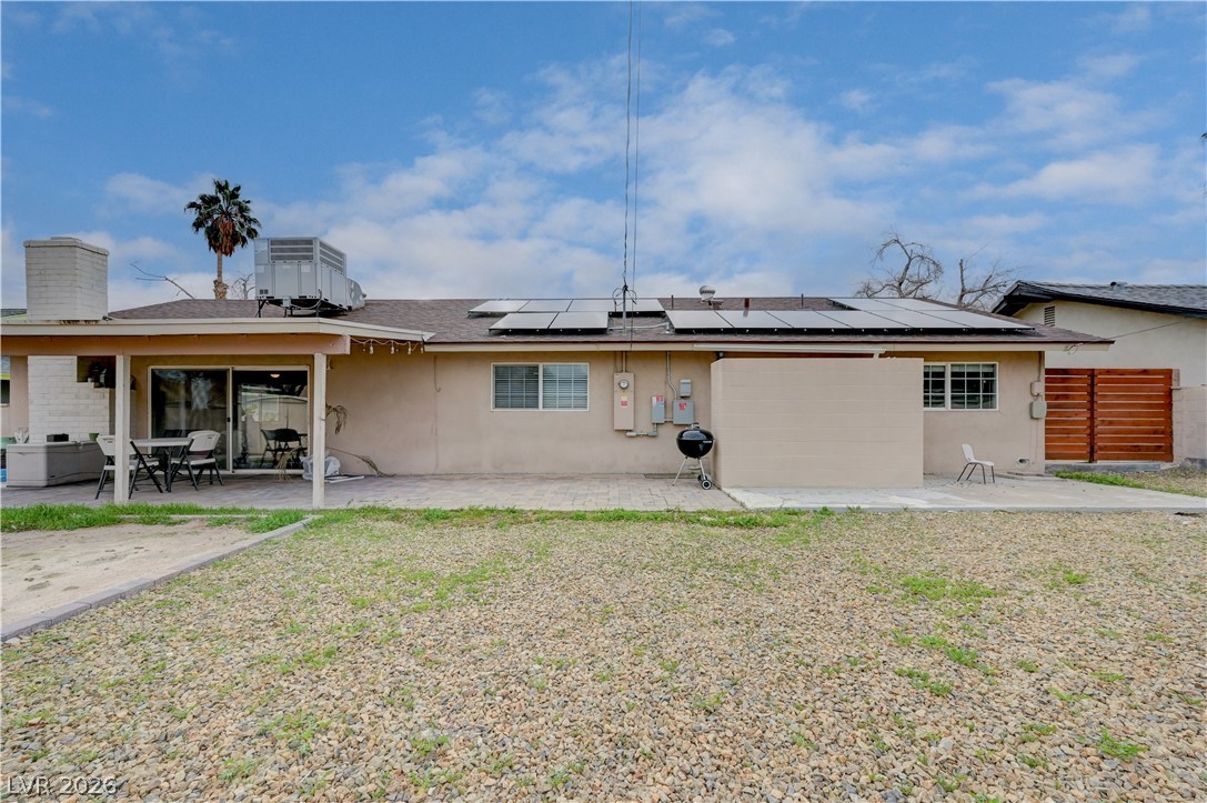 Photo 35 of 42, 2704 W Oakey Boulevard