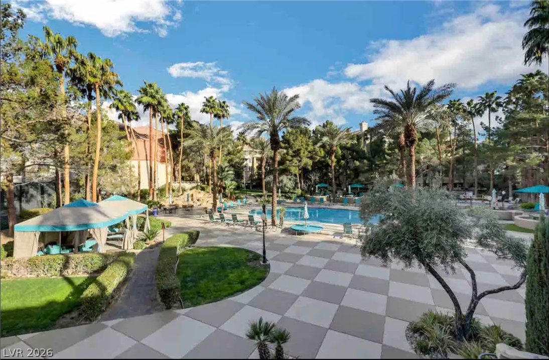Photo 15 of 18, 220 E Flamingo Road #320