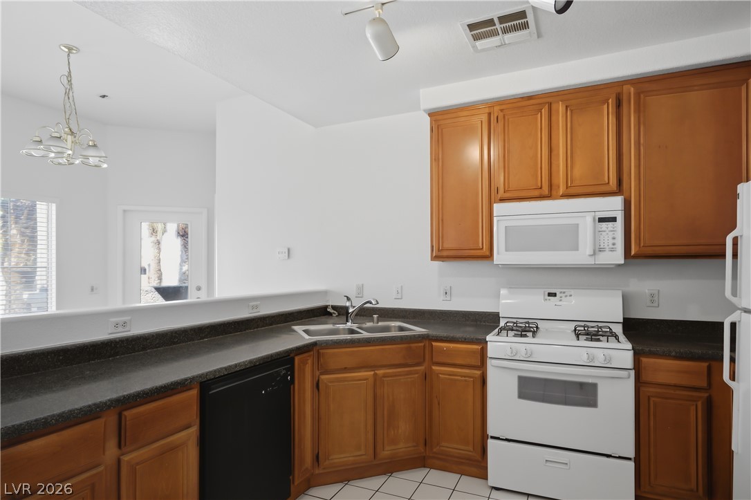 Photo 7 of 21, 10245 S Maryland Parkway #279