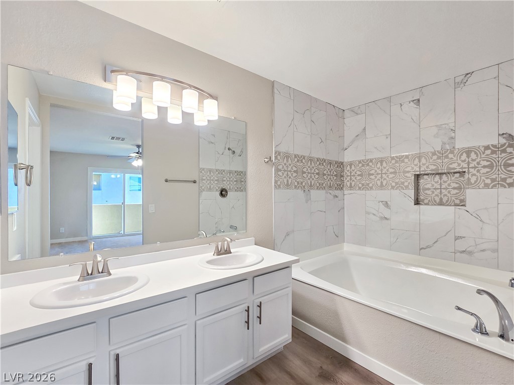 Photo 16 of 22, 1812 N Decatur Boulevard #202
