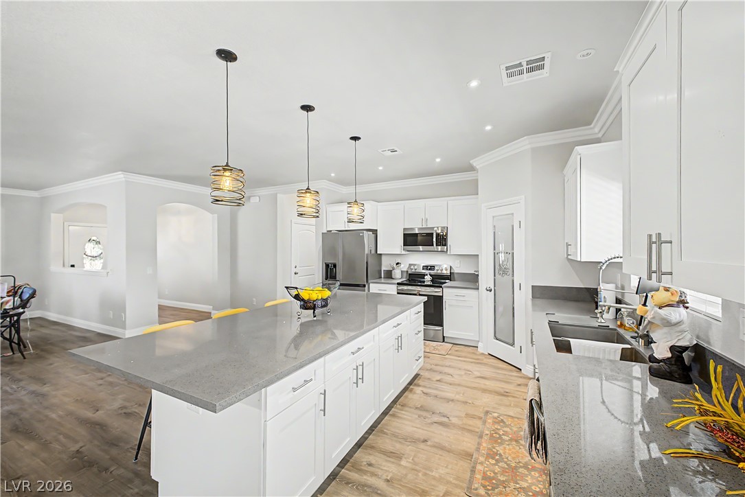 Photo 3 of 5081 Graystone Drive