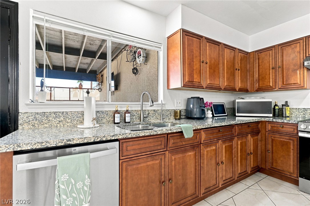 Photo 11 of 20, 3540 Moraga Drive