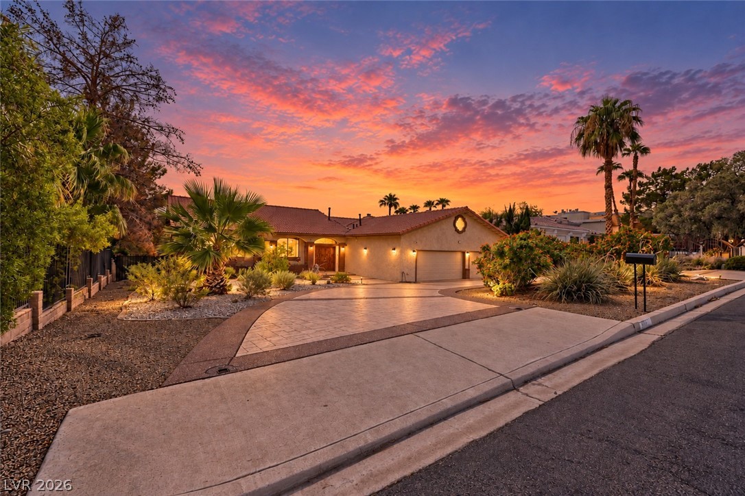 Photo 5 of 2817 La Mesa Drive
