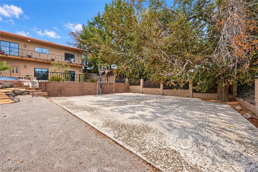 Photo 55 of 59, 2817 La Mesa Drive