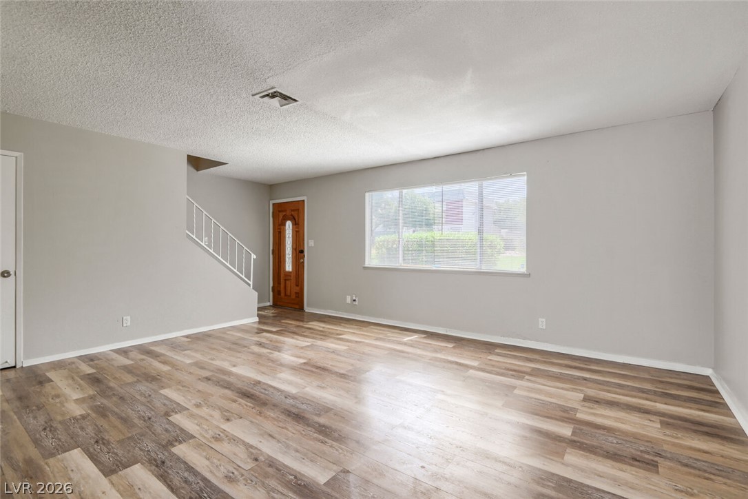 Photo 9 of 34, 532 Greenbriar Townhouse Way