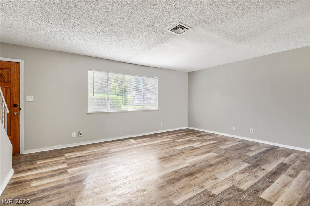 Photo 11 of 34, 532 Greenbriar Townhouse Way