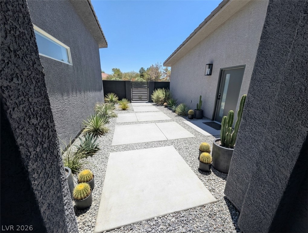 Photo 2 of 2651 Quinta