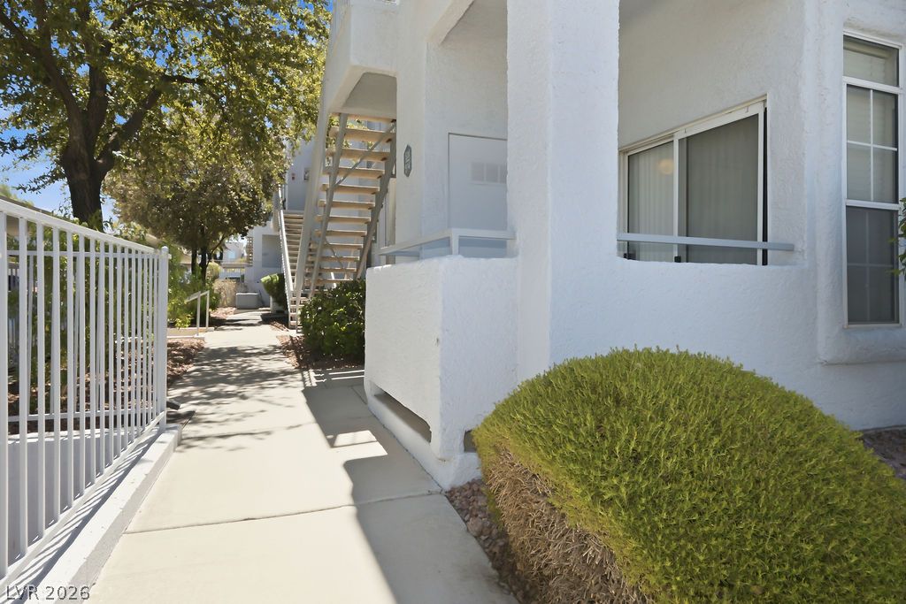 Photo 4 of 2201 Ramsgate Drive #514