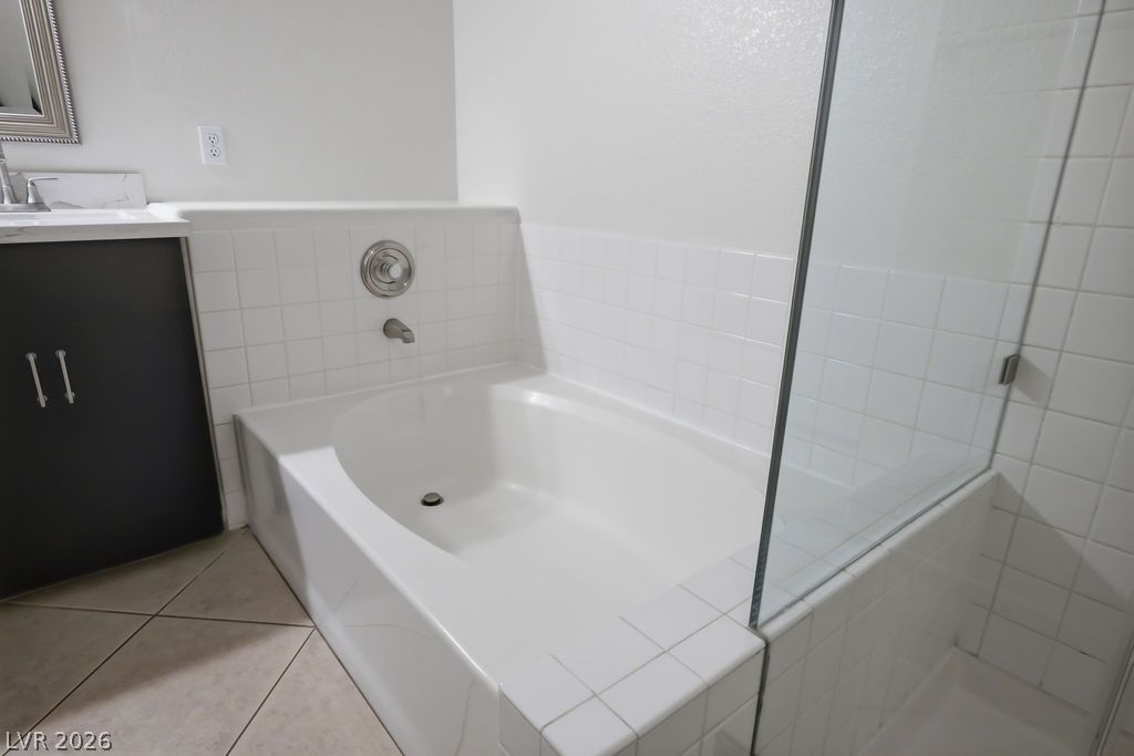 Photo 20 of 28, 2201 Ramsgate Drive #514