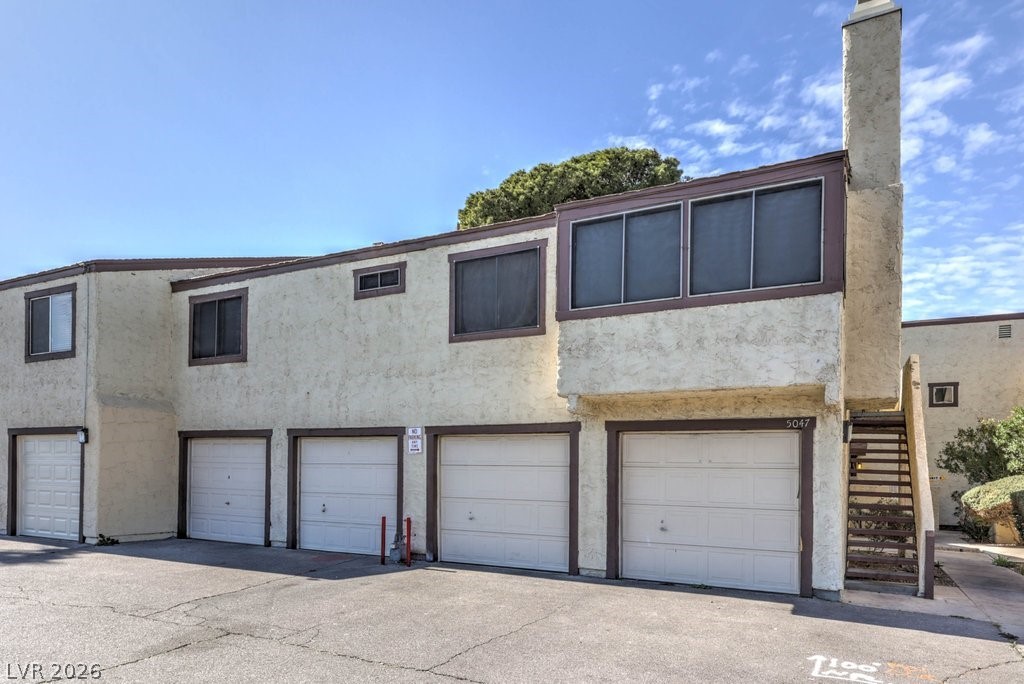 Photo 18 of 30, 5047 Spencer Street #B