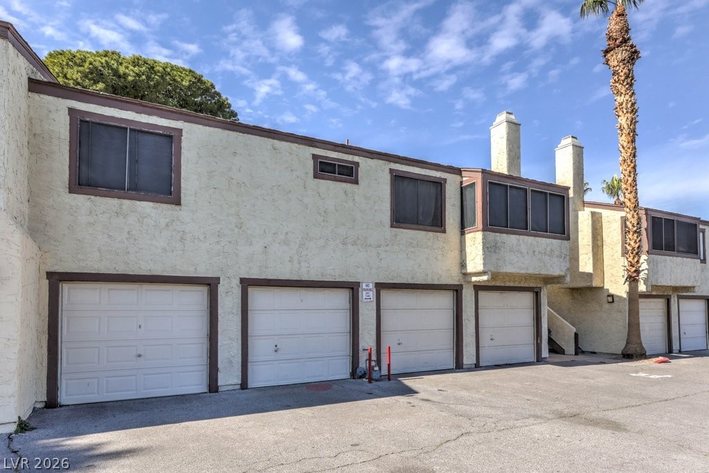 Photo 19 of 30, 5047 Spencer Street #B