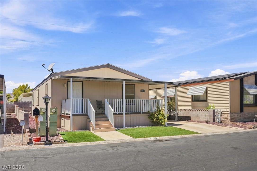Photo 4 of 4589 Royal Ridge Boulevard