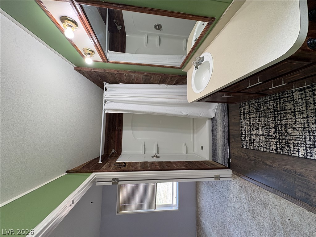 Photo 28 of 46, 880 N 59th Street