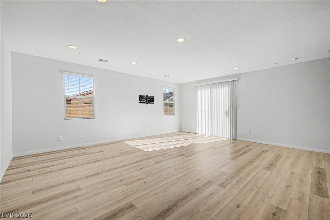 Photo 11 of 25, 877 Mary Baer Way