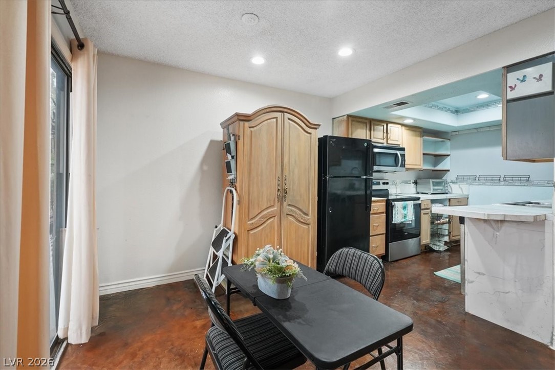 Photo 10 of 43, 1853 Mimosa Court