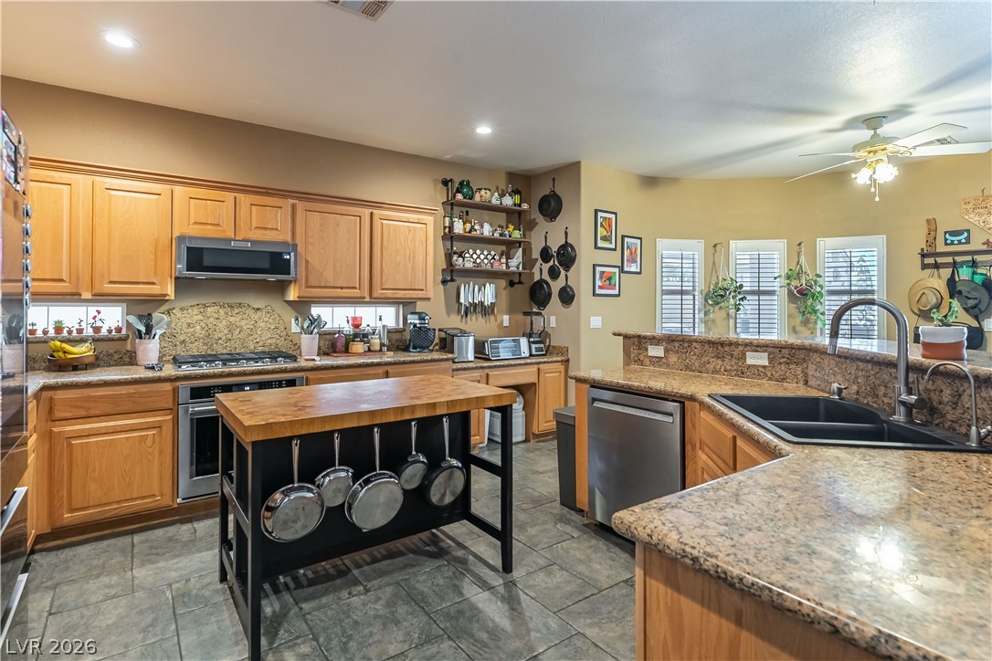 Photo 3 of 8920 Mannix Court