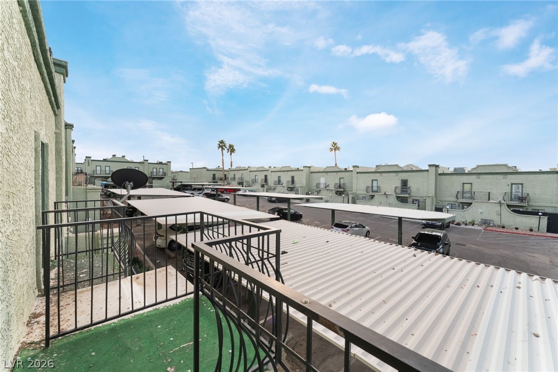 Photo 26 of 33, 7084 BURCOT Avenue #J21
