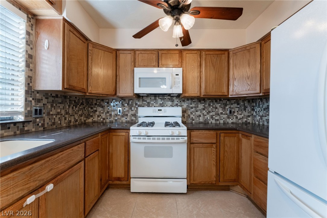 Photo 8 of 33, 7084 BURCOT Avenue #J21
