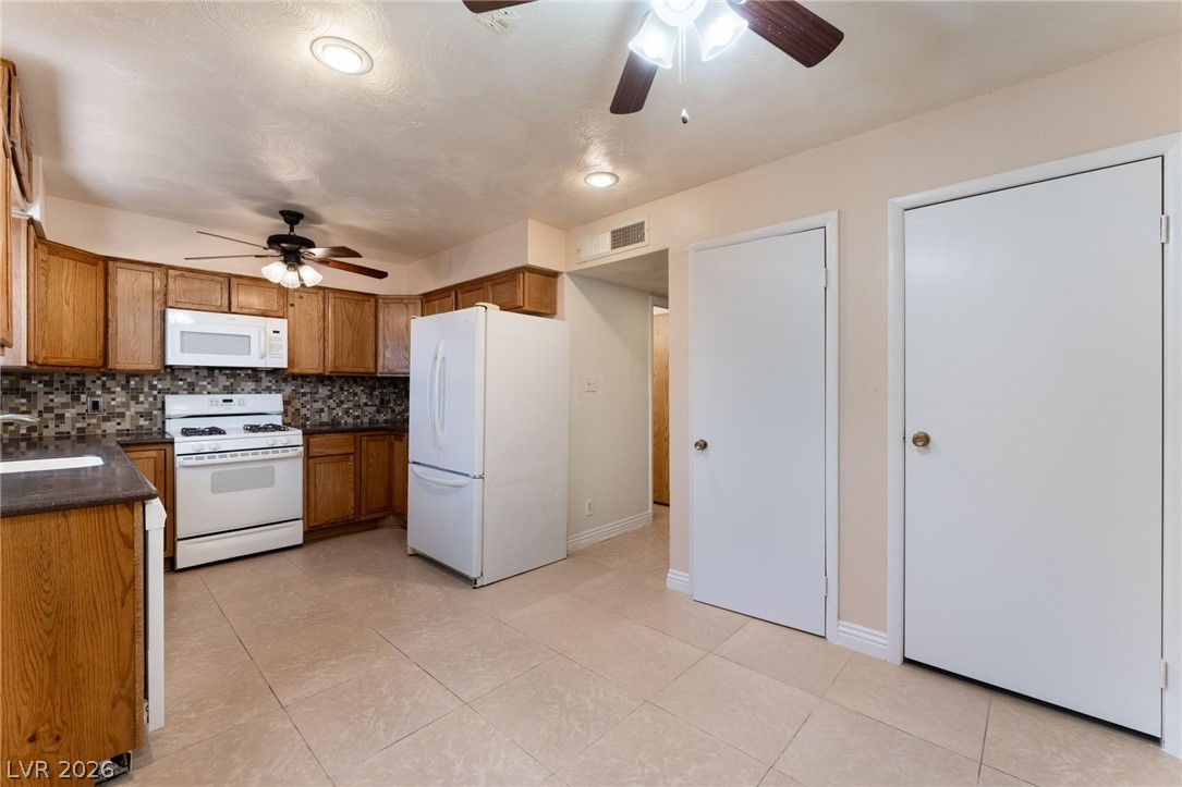 Photo 9 of 33, 7084 BURCOT Avenue #J21