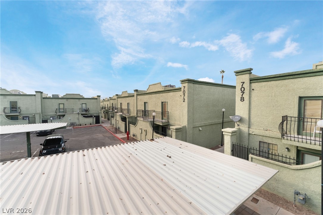 Photo 27 of 33, 7084 BURCOT Avenue #J21