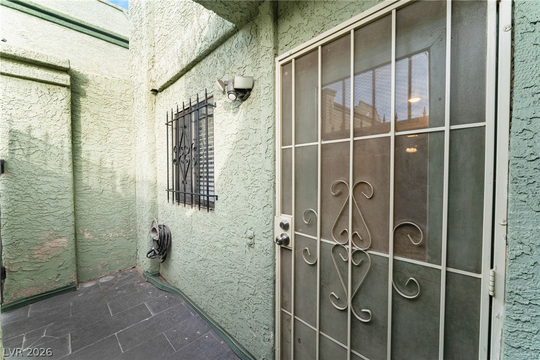 Photo 30 of 33, 7084 BURCOT Avenue #J21