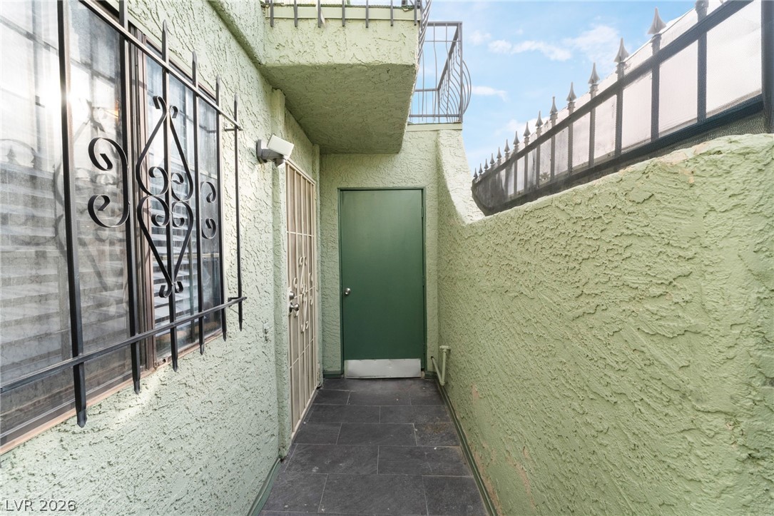 Photo 33 of 33, 7084 BURCOT Avenue #J21