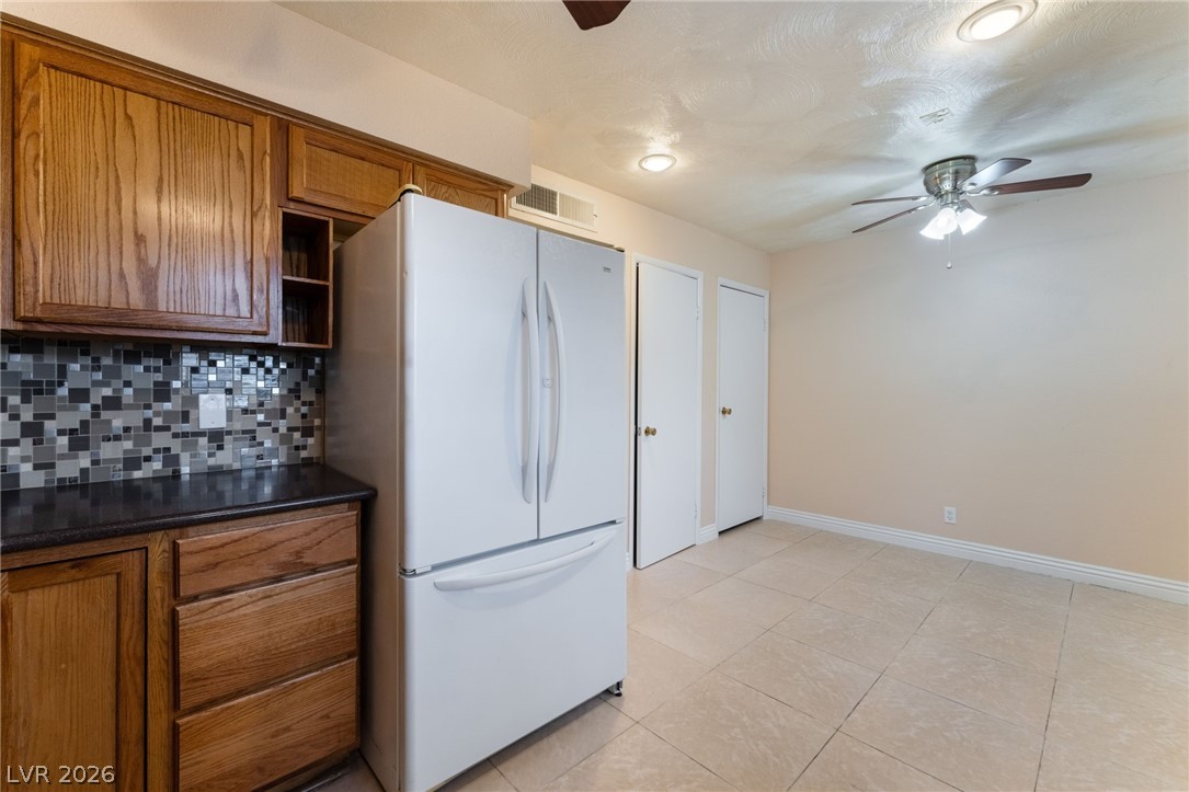 Photo 10 of 33, 7084 BURCOT Avenue #J21