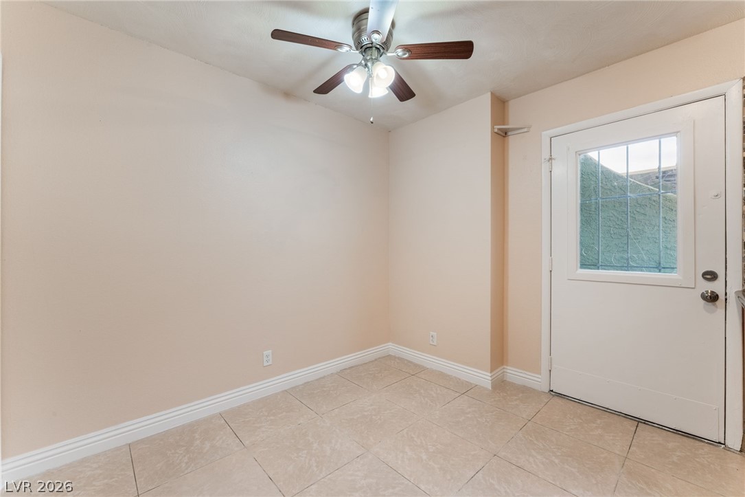 Photo 11 of 33, 7084 BURCOT Avenue #J21