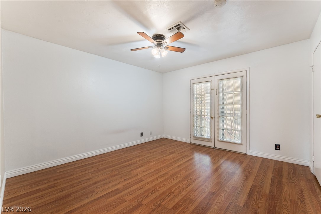 Photo 14 of 33, 7084 BURCOT Avenue #J21