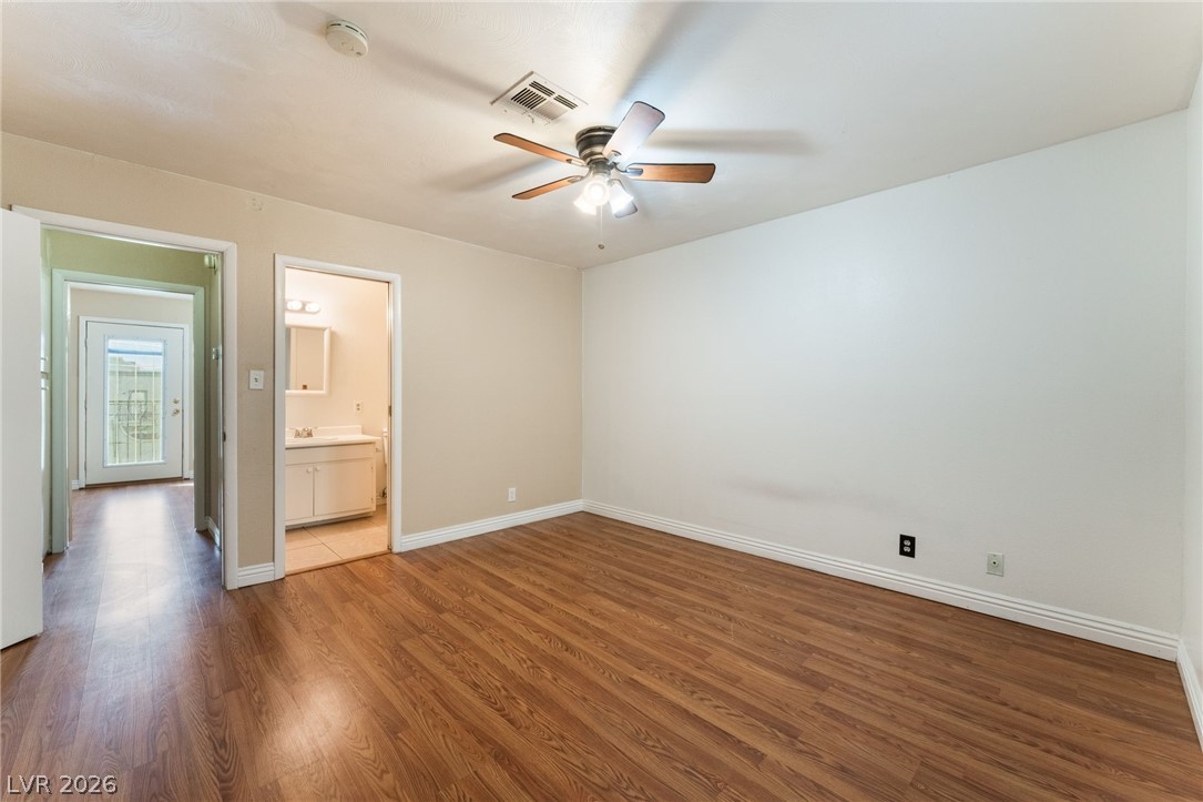 Photo 15 of 33, 7084 BURCOT Avenue #J21