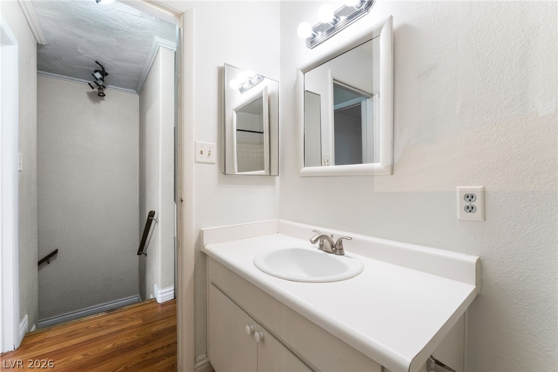 Photo 21 of 33, 7084 BURCOT Avenue #J21