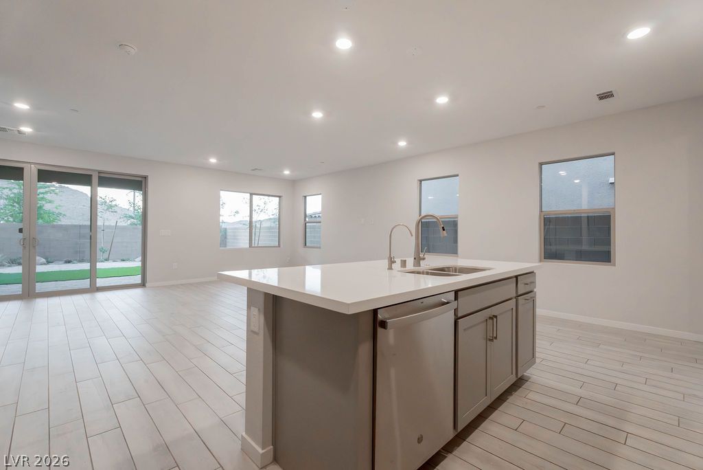 Photo 5 of 11620 Desert Hollow Avenue