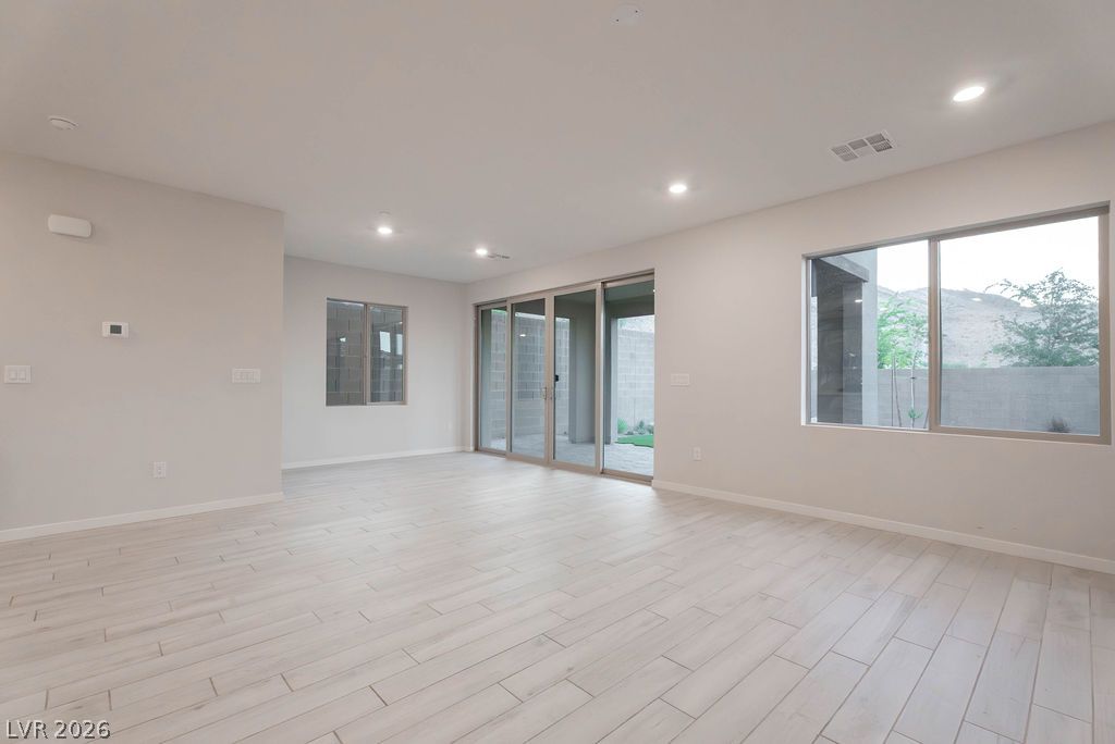 Photo 9 of 49, 11620 Desert Hollow Avenue