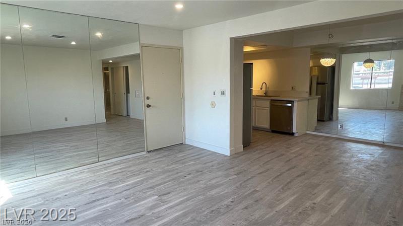 Photo 7 of 21, 1701 E Katie Avenue #91