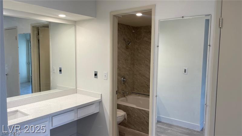 Photo 15 of 21, 1701 E Katie Avenue #91