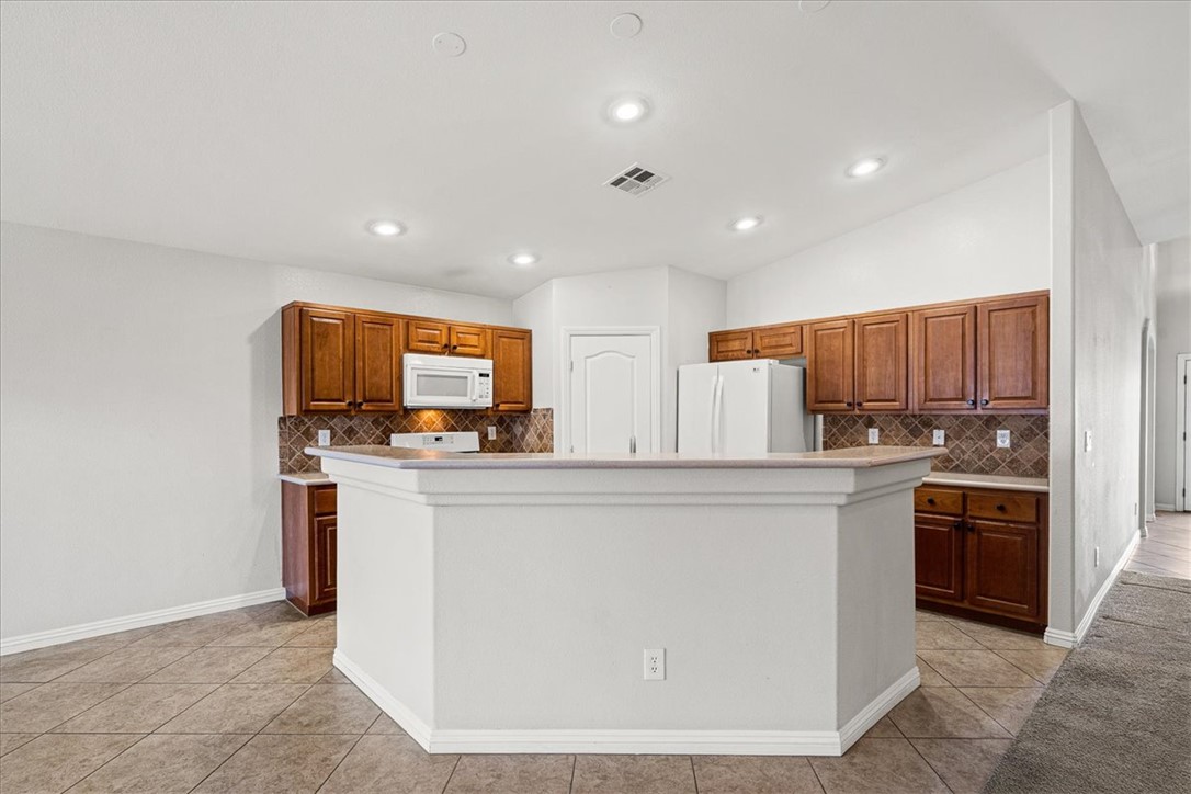 Photo 18 of 34, 6217 Double Oak Street