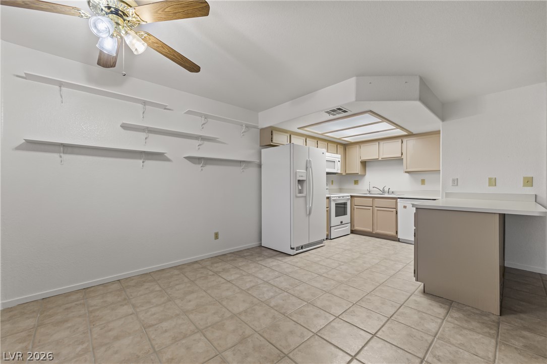 Photo 12 of 59, 930 Mesquite Springs Drive #101