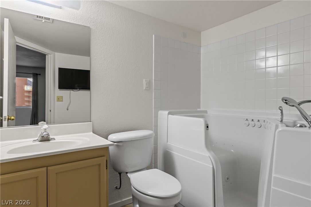 Photo 30 of 59, 930 Mesquite Springs Drive #101