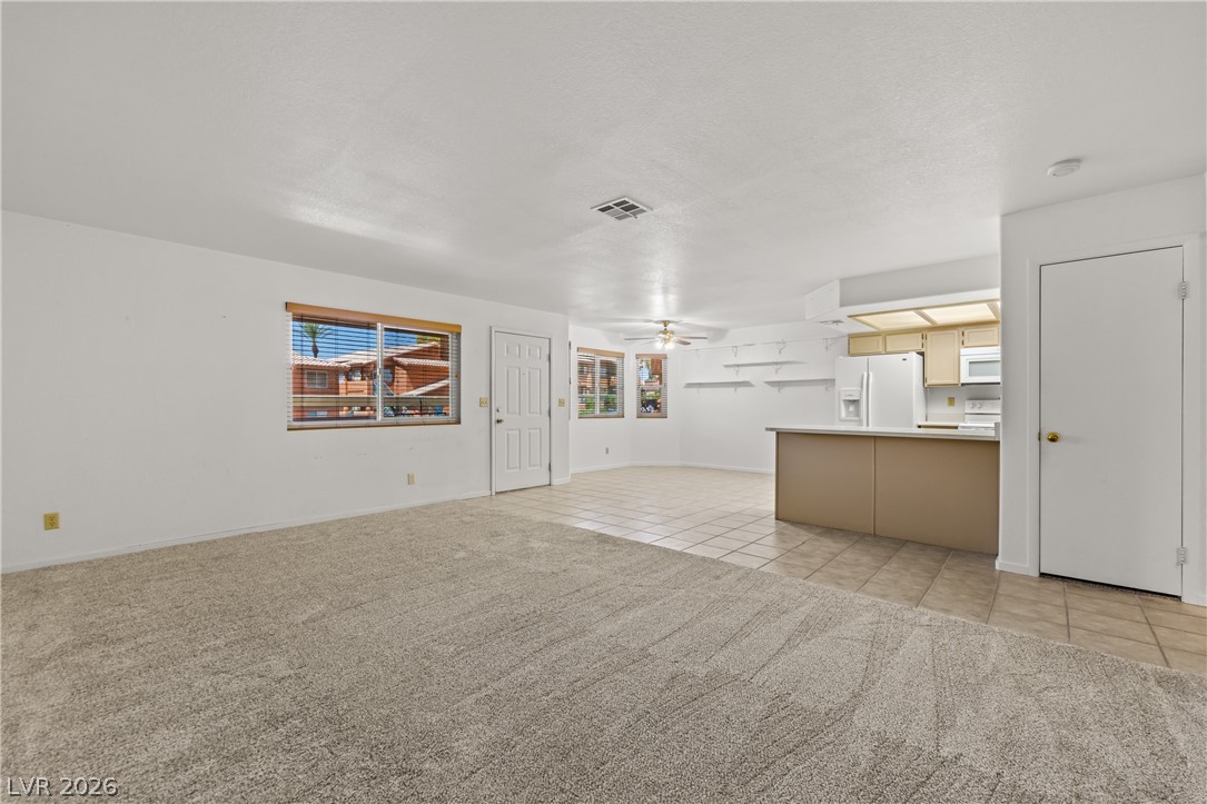 Photo 8 of 59, 930 Mesquite Springs Drive #101
