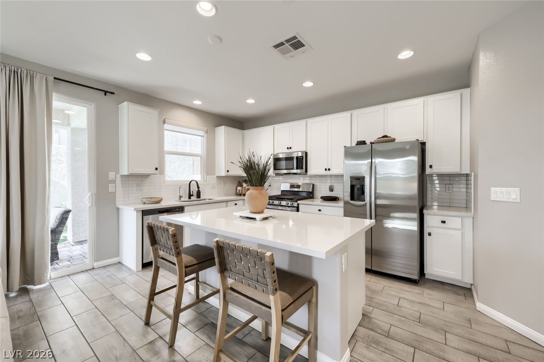Photo 6 of 29, 4748 Illustria Avenue