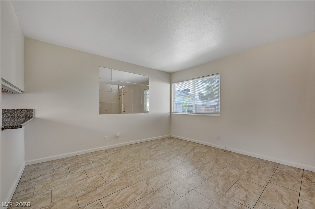 Photo 7 of 33, 4770 Topaz Street #77