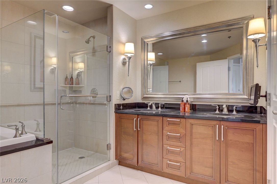 Photo 16 of 42, 135 E Harmon Avenue #3605
