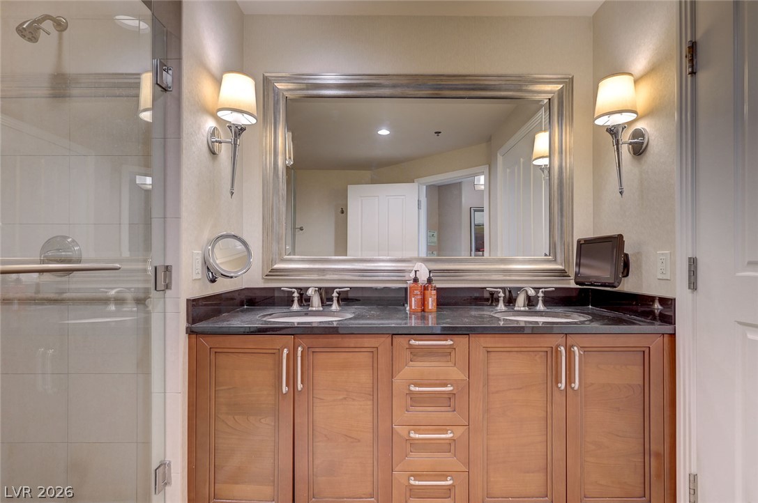 Photo 18 of 42, 135 E Harmon Avenue #3605