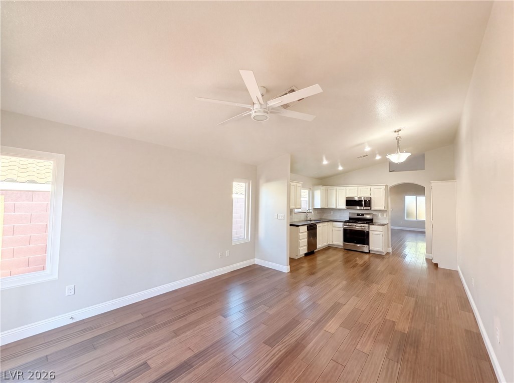 Photo 8 of 35, 8032 Tailwind Avenue