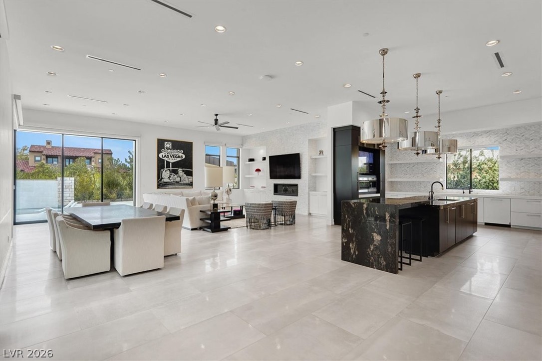 Photo 15 of 49, 20 Pebble Hills Court